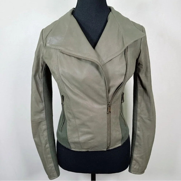 Andrew Marc New York Xsmall  Women's Lightweight Asymmetrical Leather Jacket - Picture 2 of 16